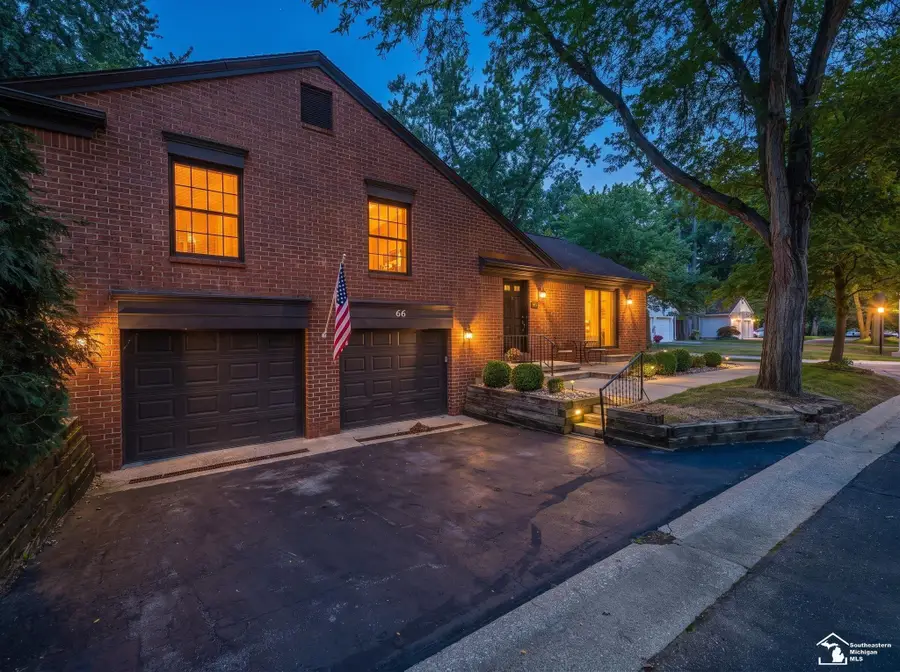 66 Linswood DR, Monroe, MI 48162 - #2