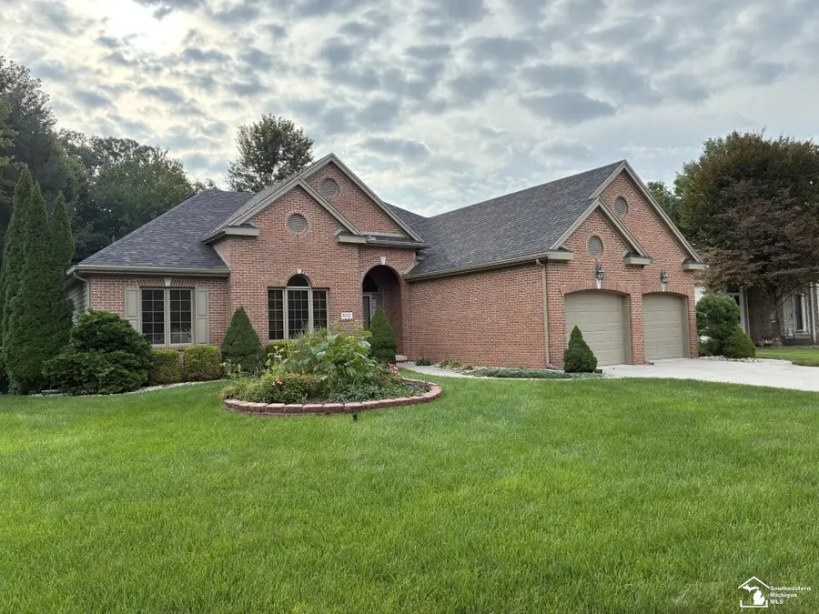 8110 High Oaks DR, Lambertville, MI 48144 - #2