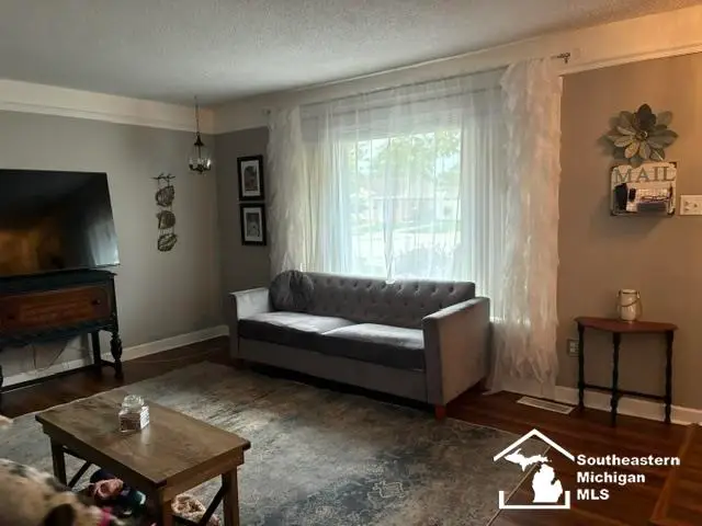 18090 Valade ST, Riverview, MI 48193 - #2
