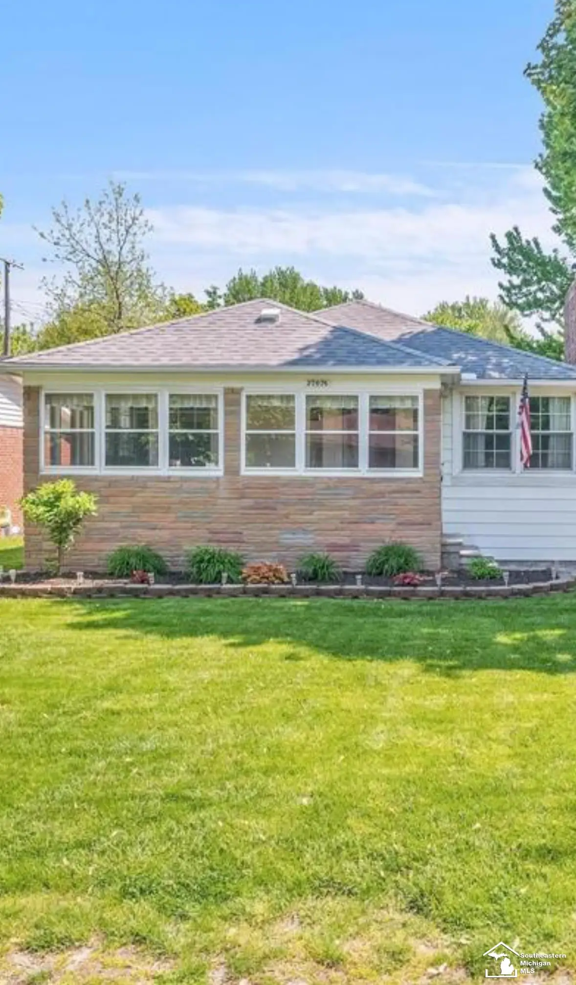27076 Ford AVE, Flat Rock, MI 48134 - #1
