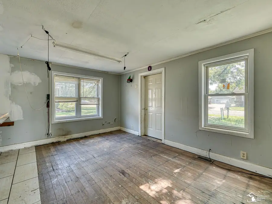 5934 Roseland AVE, Monroe, MI 48161 - #3