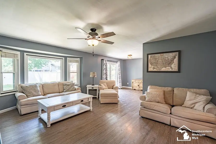 278 Kings Way RD, Canton, MI 48188 - #3