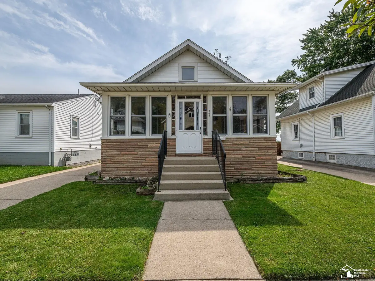 906 Michigan AVE, Monroe, MI 48162 - #1