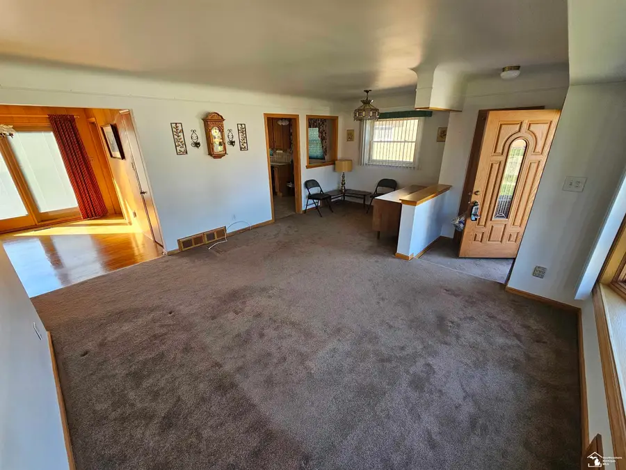24925 Ward ST, Taylor, MI 48180 - #3