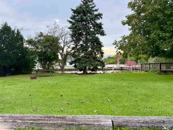 7381 Bass DR, Erie, MI 48133