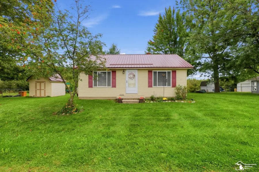 2885 W Lakeside DR, Horton, MI 48661 - #3