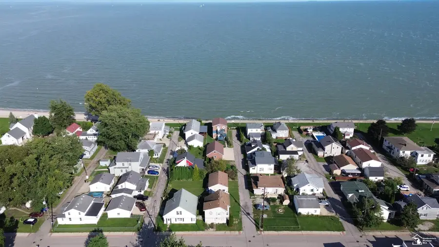 4358 10th ST, Luna Pier, MI 48157 - #2