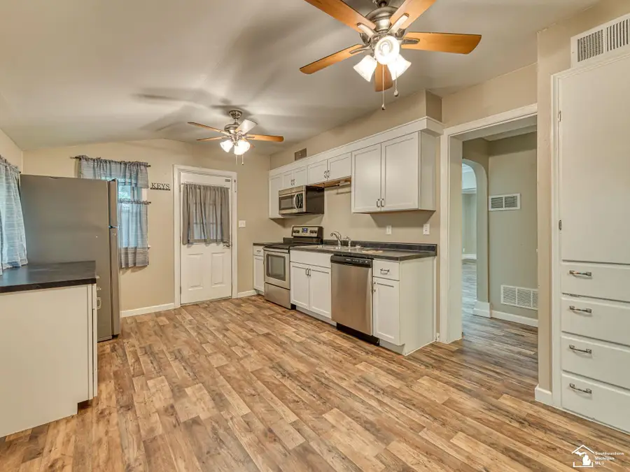610 E Main ST, Dundee, MI 48131 - #3