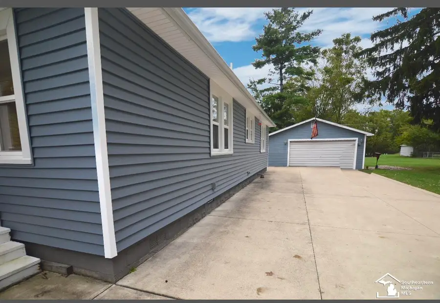1491 Hendricks RD, Monroe, MI 48162 - #3