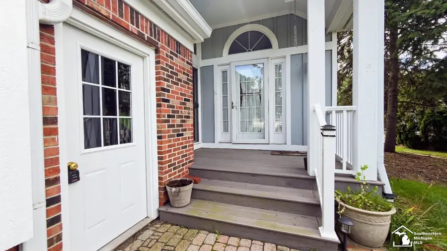 204 Meadowlands CT, Monroe, MI 48161 - #3