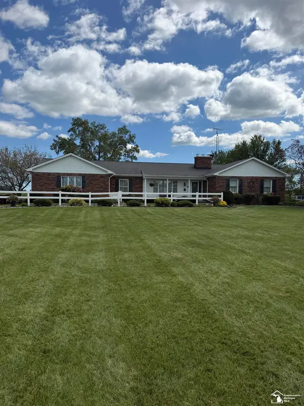 1011 Strasburg RD, Monroe, MI 48161