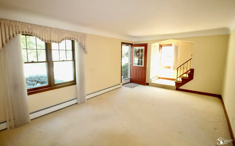29386 Walnut ST, Flat Rock, MI 48134 - #3
