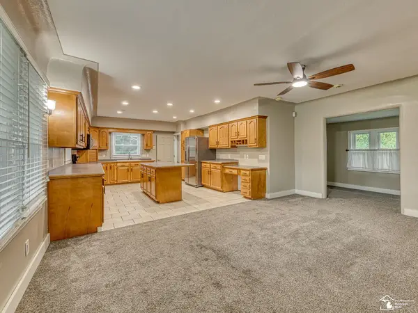 8115 Douglas RD, Lambertville, MI 48144