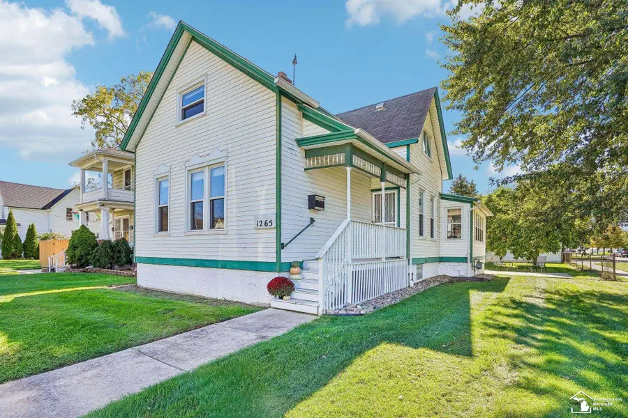 1265 Elm ST, Wyandotte, MI 48192 - #2