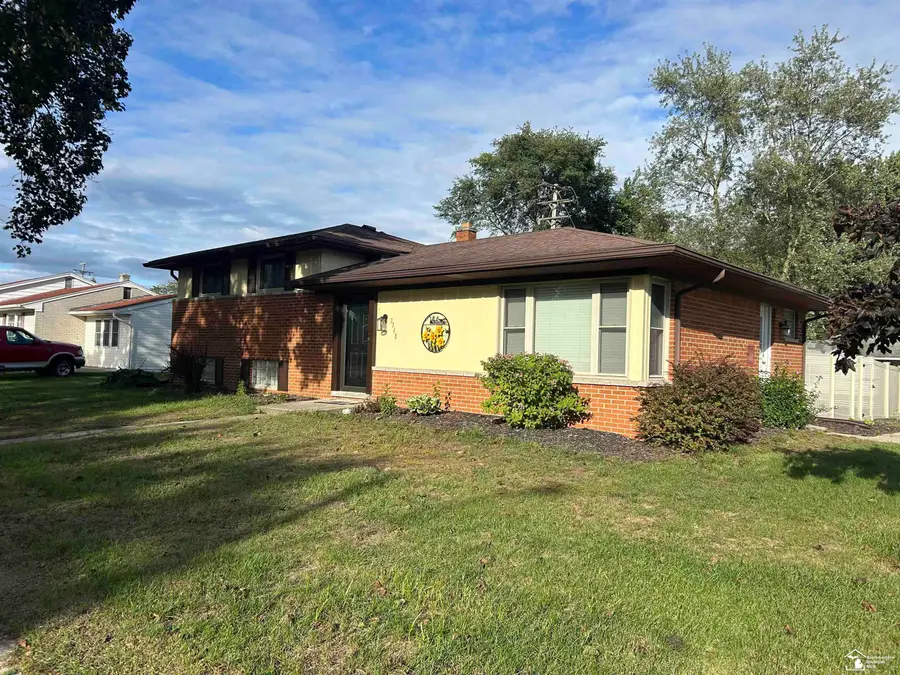 7348 Middlebury DR, Lambertville, MI 48144 - #2