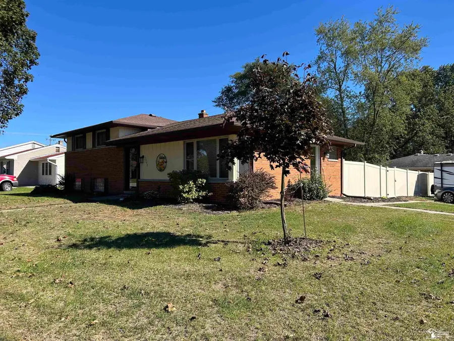 7348 Middlebury DR, Lambertville, MI 48144 - #3