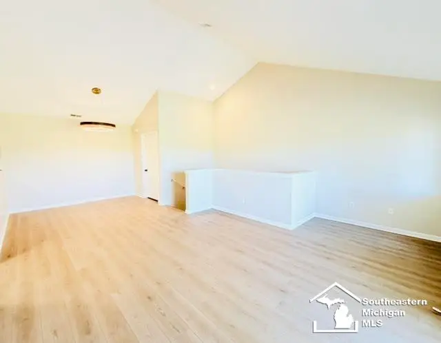 22056 Fairlane BLVD, Woodhaven, MI 48183 - #3