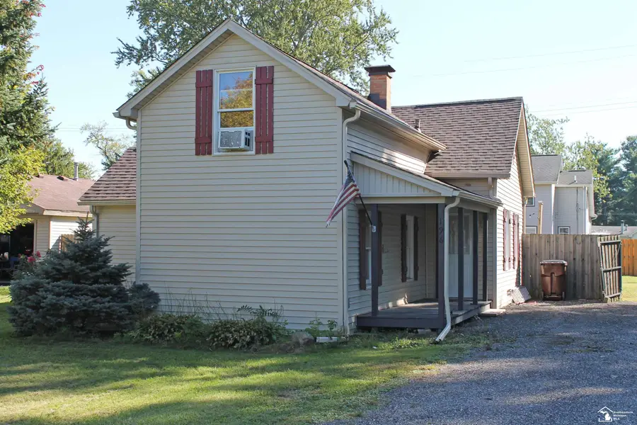 196 E Walnut RD, Petersburg, MI 49270 - #2