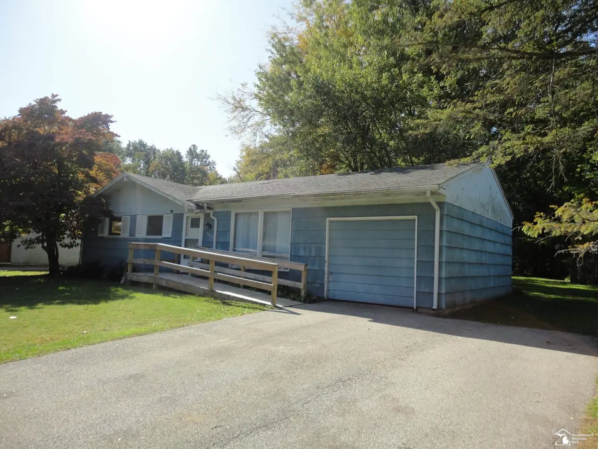 8579 Buerk DR, Temperance, MI 48182 - #1