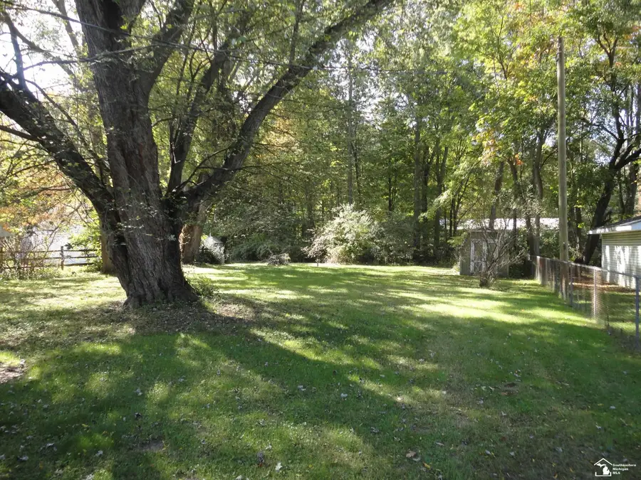 8579 Buerk DR, Temperance, MI 48182 - #3