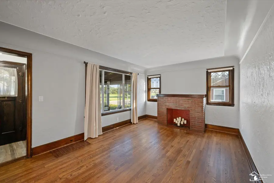 2846 William R ST, Trenton, MI 48183 - #2