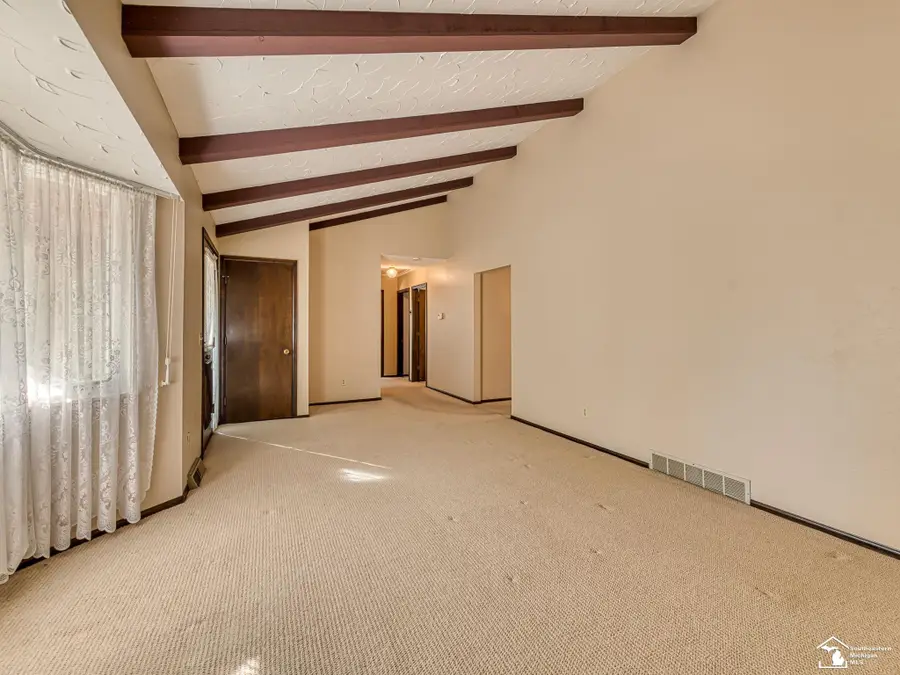 1422 Bedford DR, Temperance, MI 48182 - #3