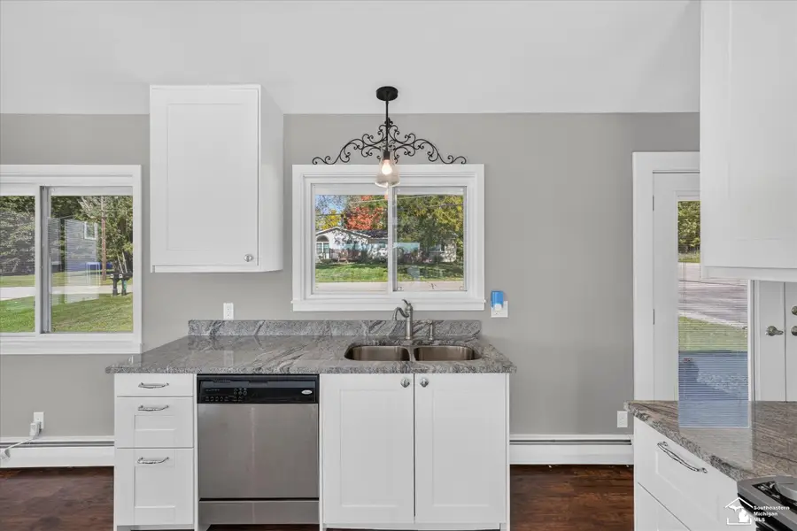 11959 S Lake Side DR, Lake Leann, MI 49249 - #2