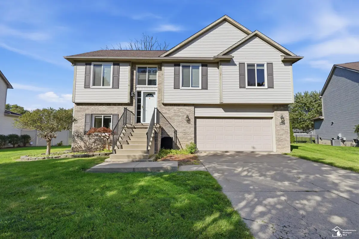 8843 Railwood DR, Newport, MI 48166 - #1