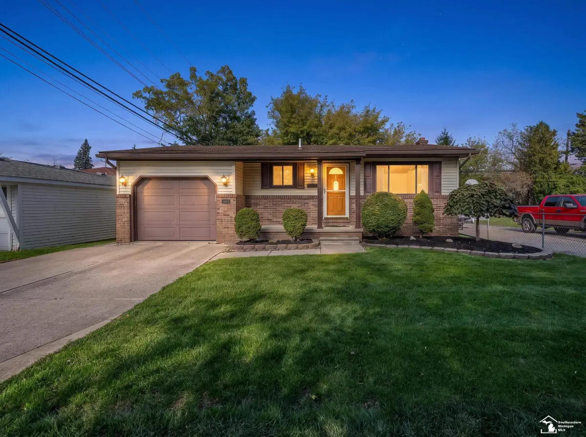 22306 William ST, Rockwood, MI 48173 - #1