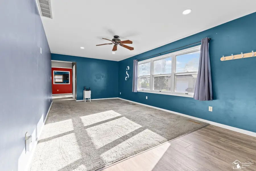 3073 Lakeshore DR, Monroe, MI 48162 - #2