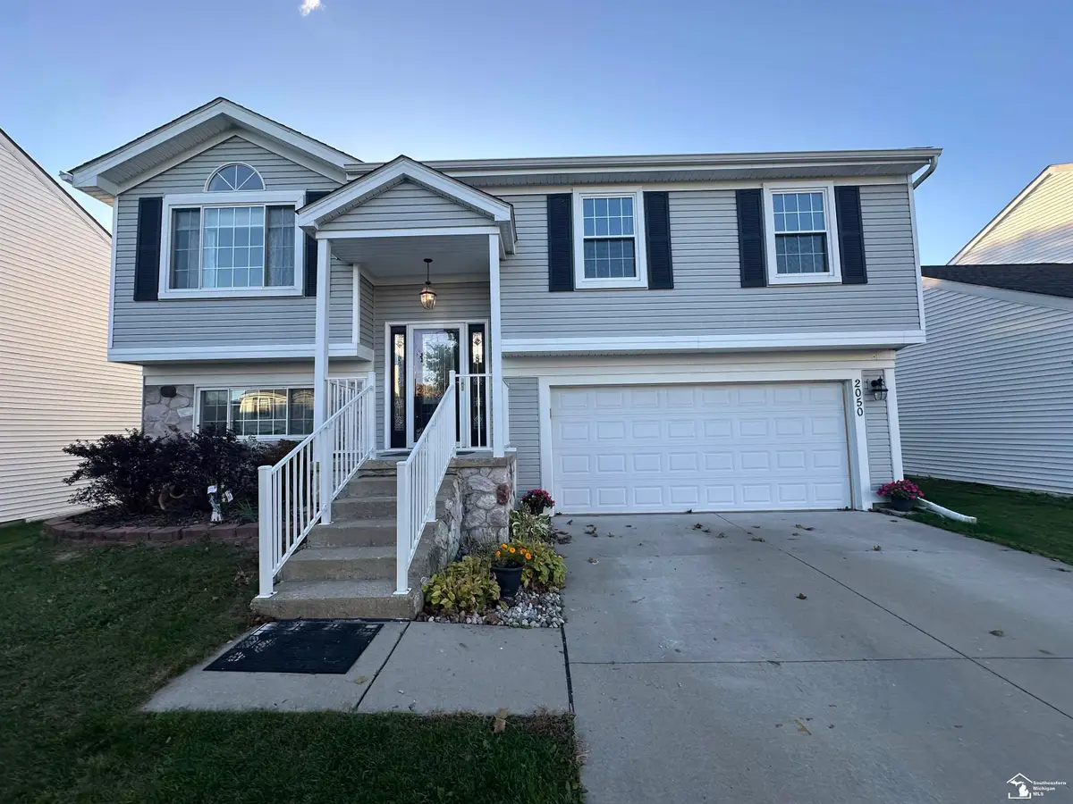 2050 E Williams CIR, Westland, MI 48186 - #1
