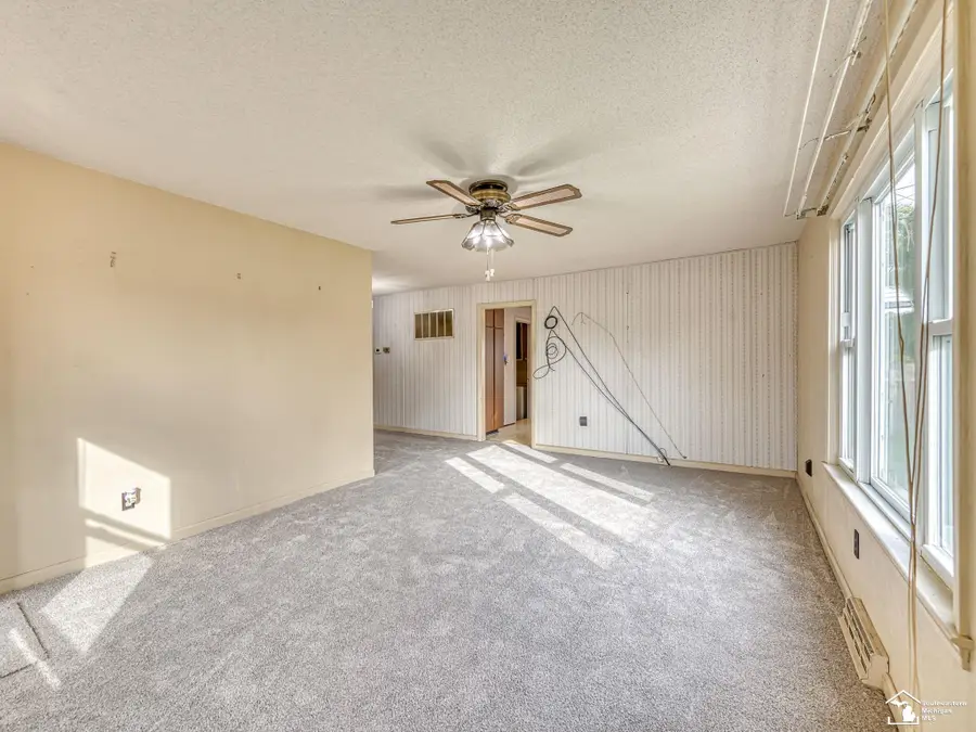 6139 Goddard RD, Newport, MI 48166 - #3
