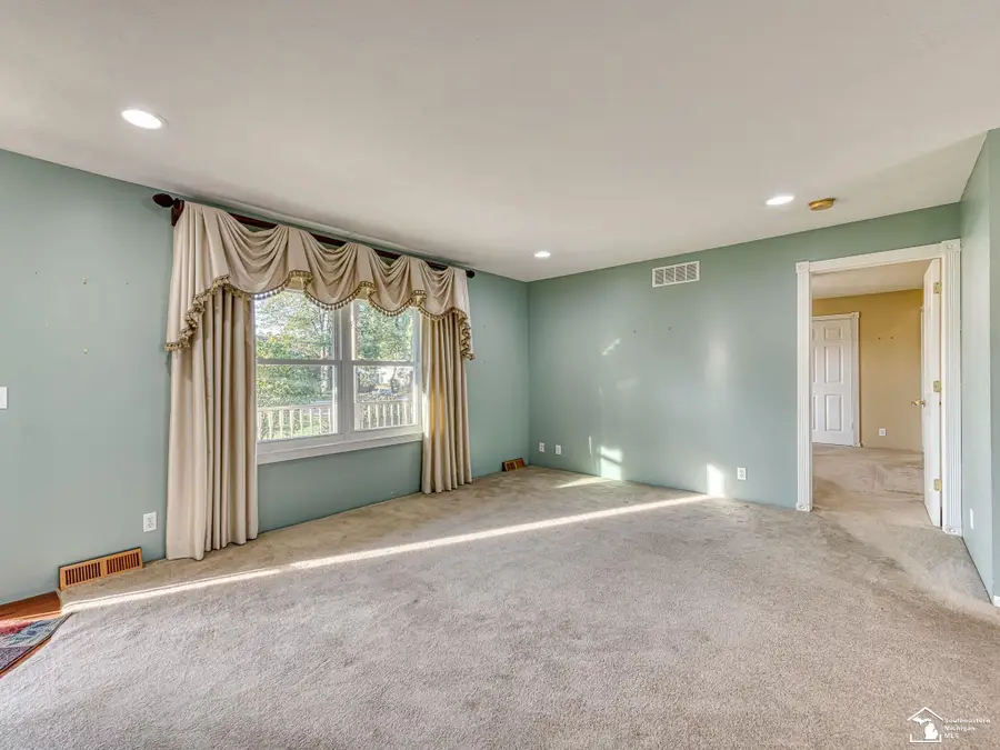 1858 W Albain RD, Monroe, MI 48161 - #2