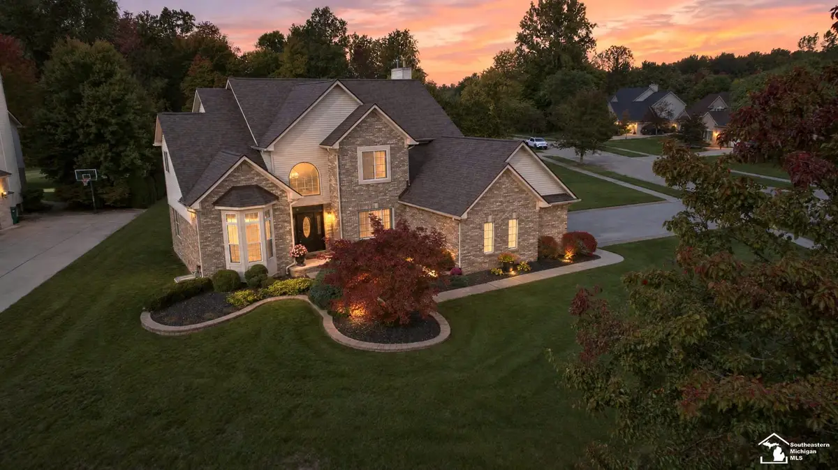 23346 Fredericks DR, Brownstown, MI 48134 - #1
