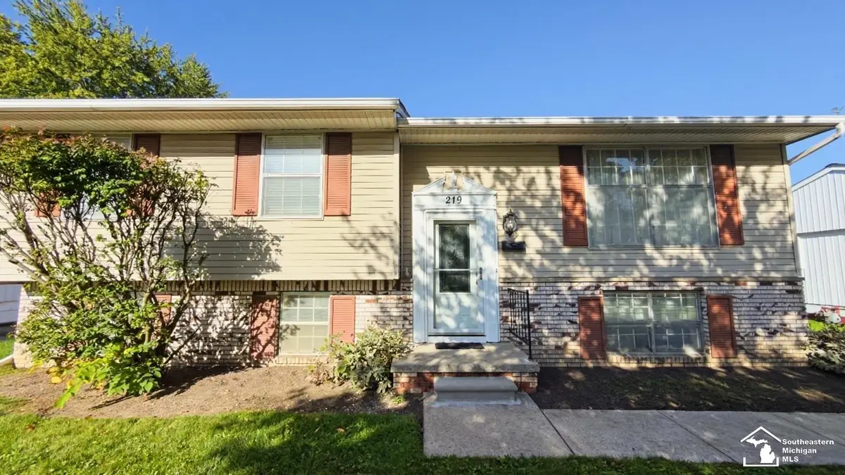 219 Toll ST, Monroe, MI 48162 - #1