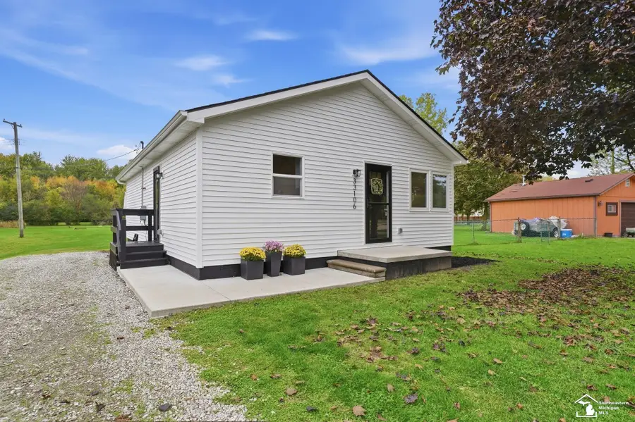 33106 W Jefferson AVE, Brownstown, MI 48173 - #2