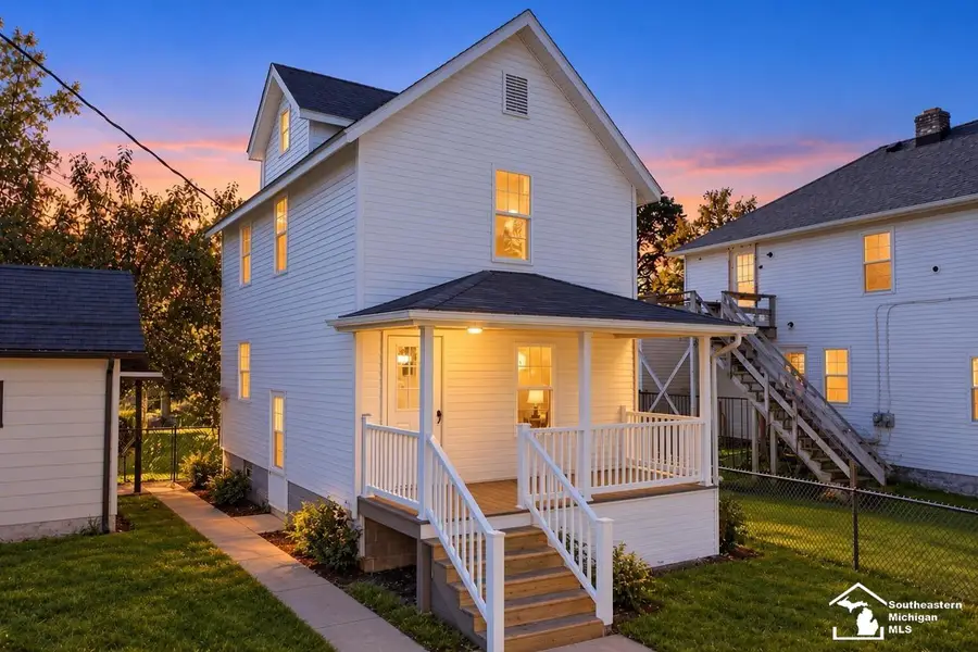 902 E 8th ST, Monroe, MI 48161 - #3