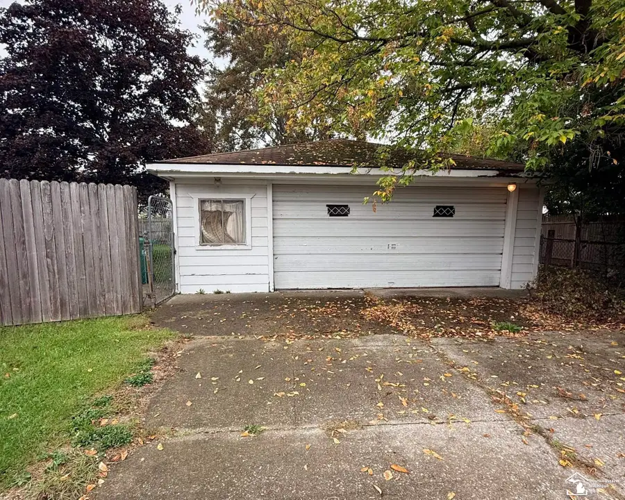 28845 Krauter ST, Garden City, MI 48135 - #3