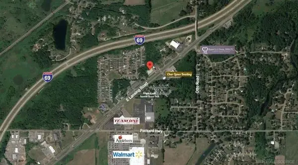 1761 Lansing RD, Charlotte, MI 48813
