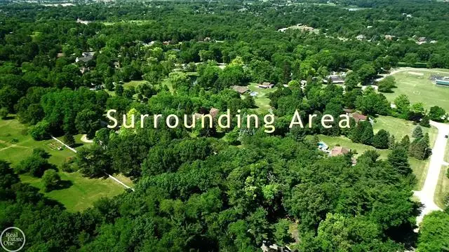 8401 Pine Knoll DR, Bruce, MI 48065 - #3