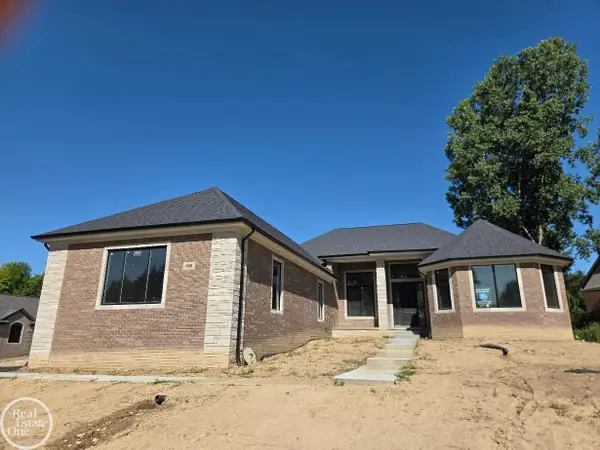 880 Hemlock DR, Addison, MI 48370
