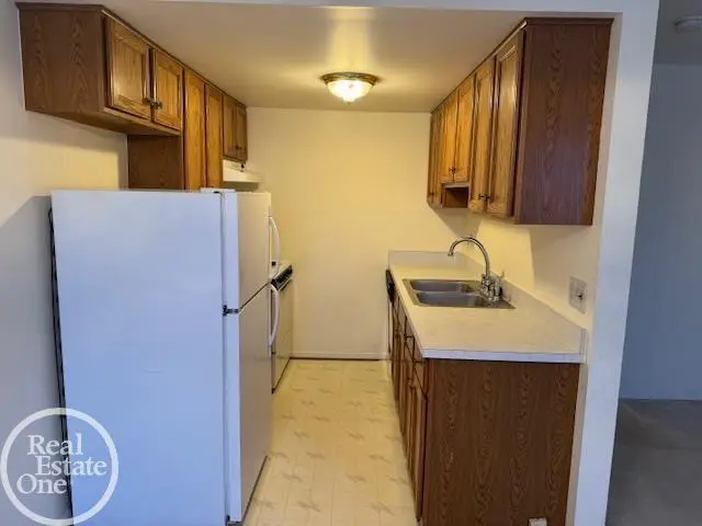 30757 Hidden  Pines LN, Roseville, MI 48066 - #3