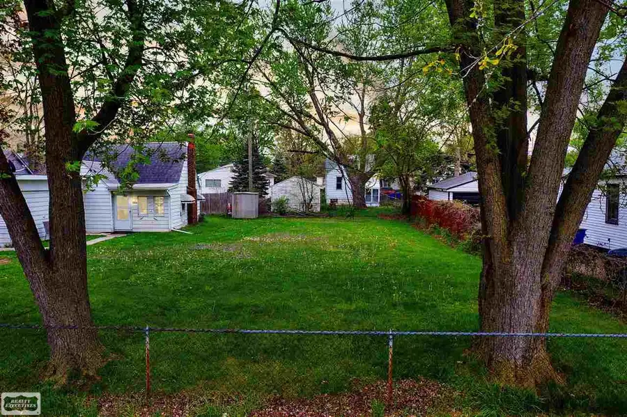 12444 Vernon ST, Warren, MI 48091 - #3