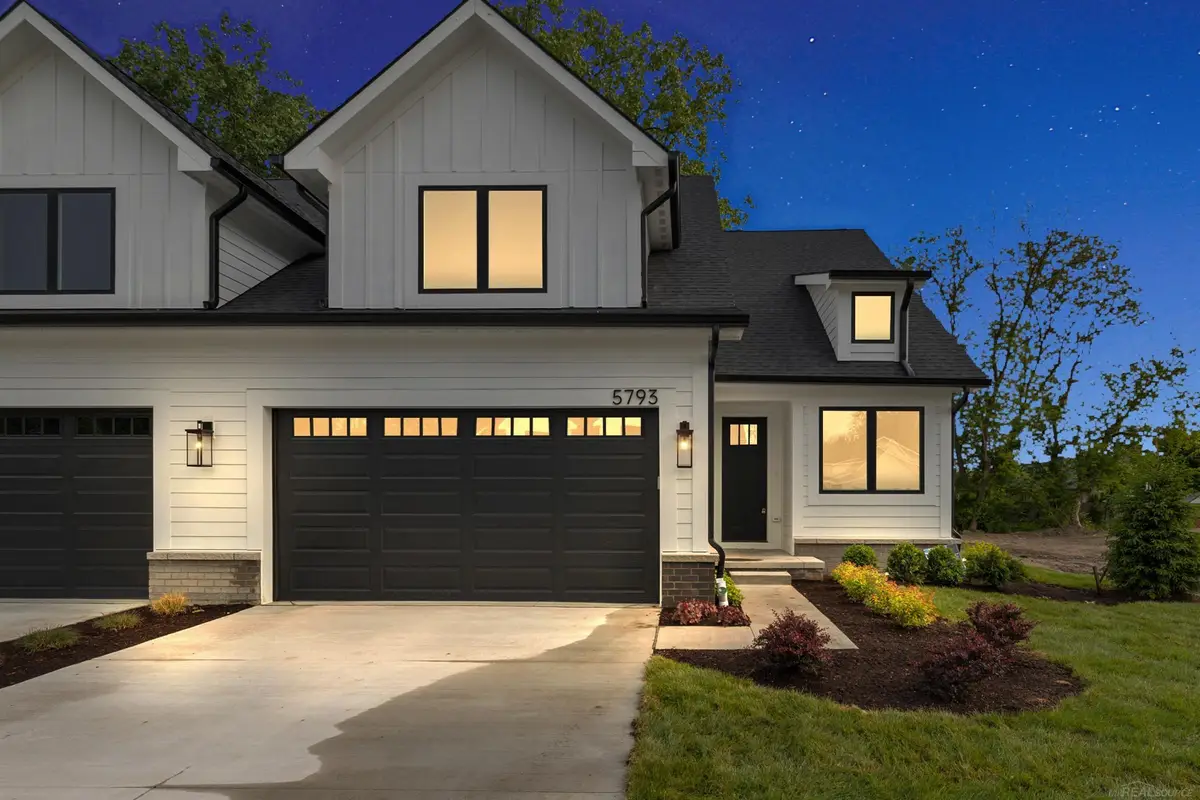 5793 Heights BLVD, Sterling Heights, MI 48314 - #1