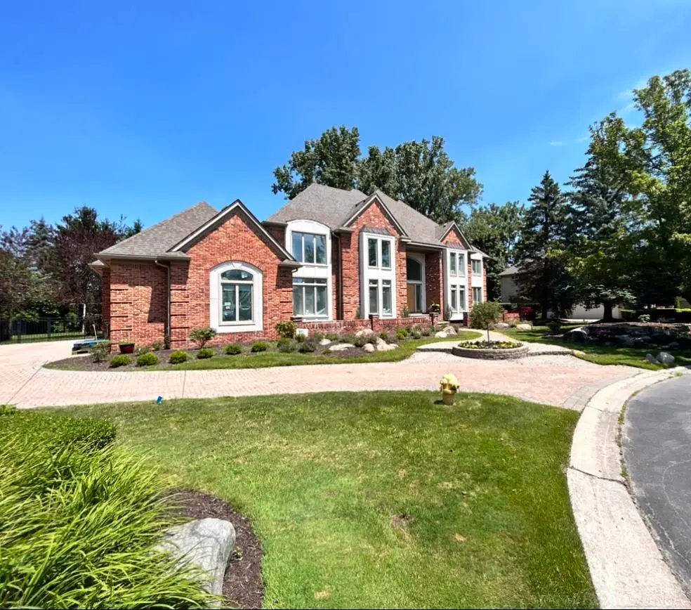 19790 Westchester DR, Clinton, MI 48038 - #1