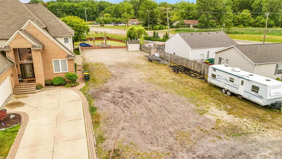29050 Farwell ST, Chesterfield, MI 48047 - #3