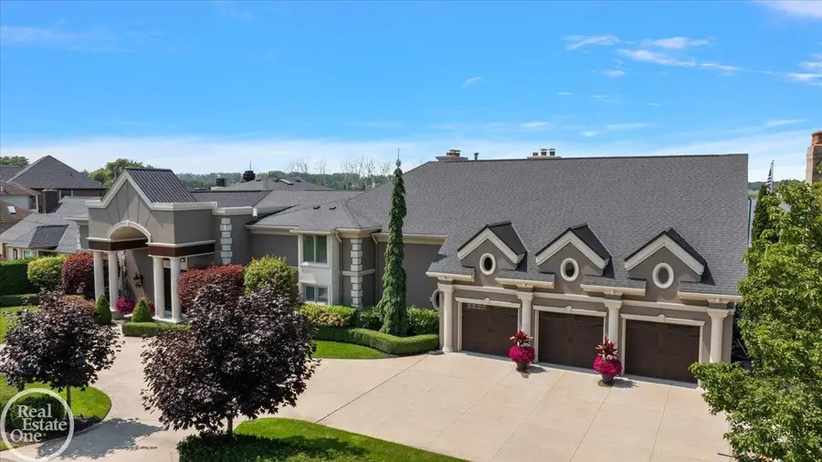 38371 Huron Pointe DR, Harrison Township, MI 48045 - #2