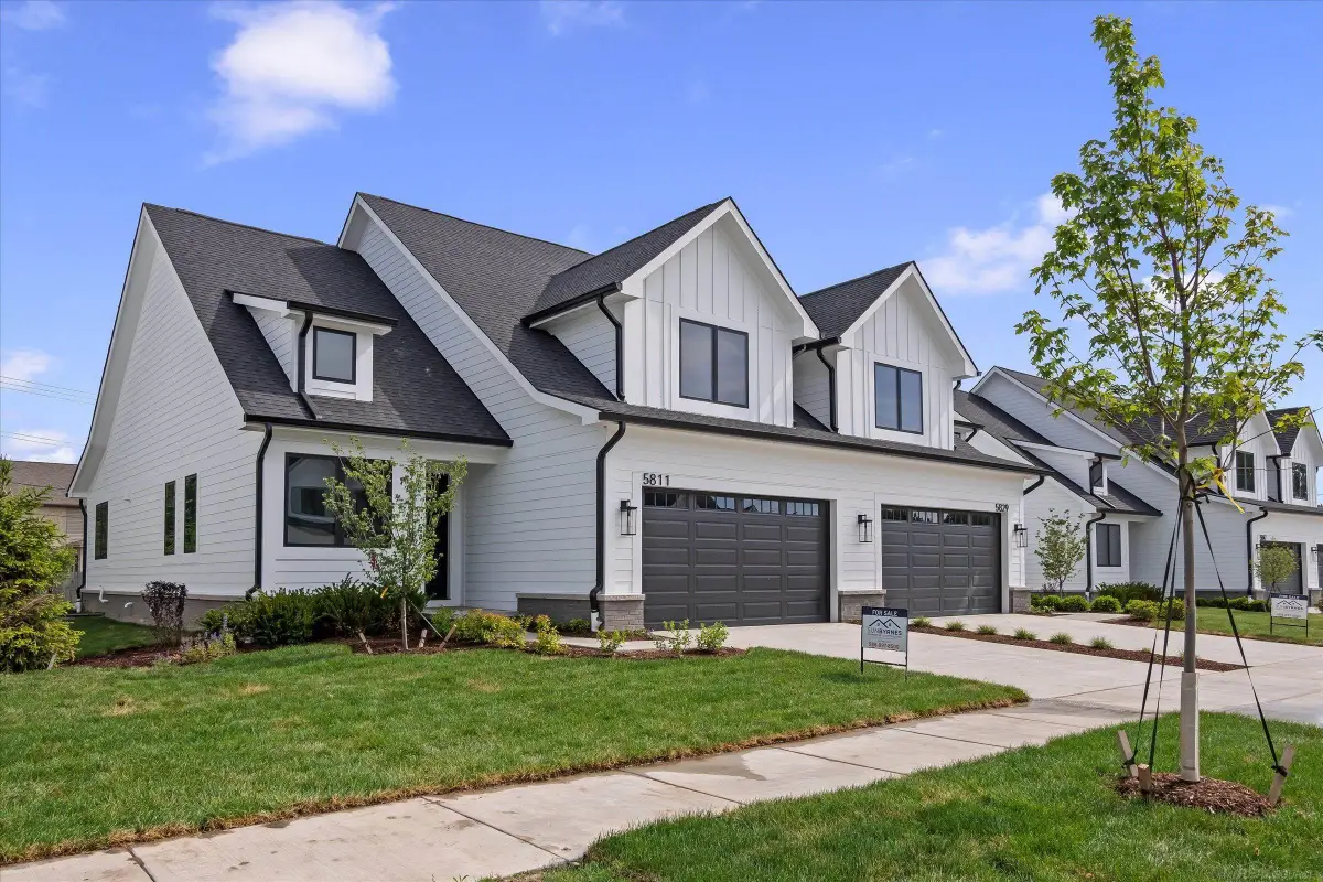 5811 Heights DR, Sterling Heights, MI 48314 - #1