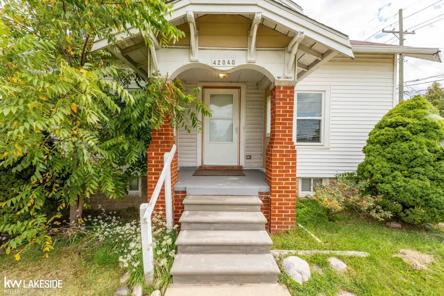 42040 Ryan RD, Sterling Heights, MI 48314 - #3