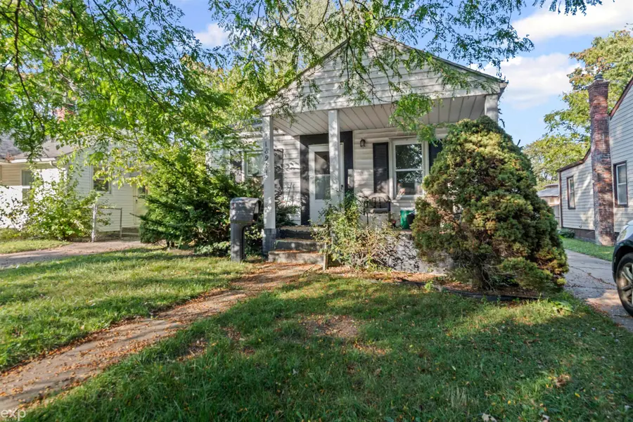 18941 Kingsville ST, Harper Woods, MI 48225 - #2